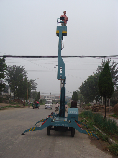 曲臂式升降機(點擊查看)